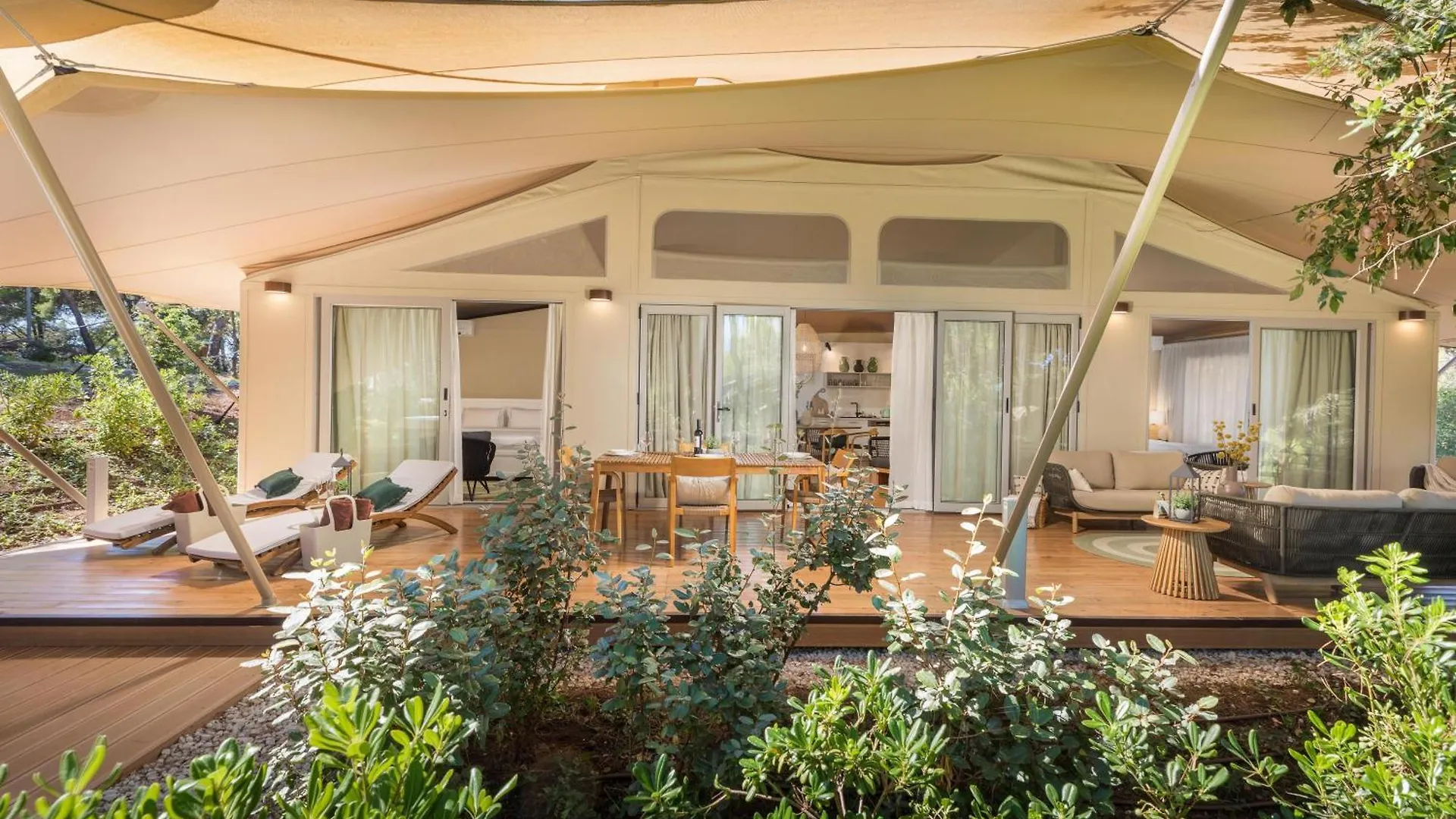 Arena One 99 Glamping Hotel Pula