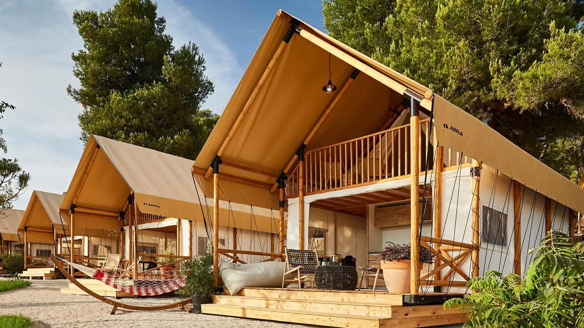 Arena One 99 Glamping Hotel Pula